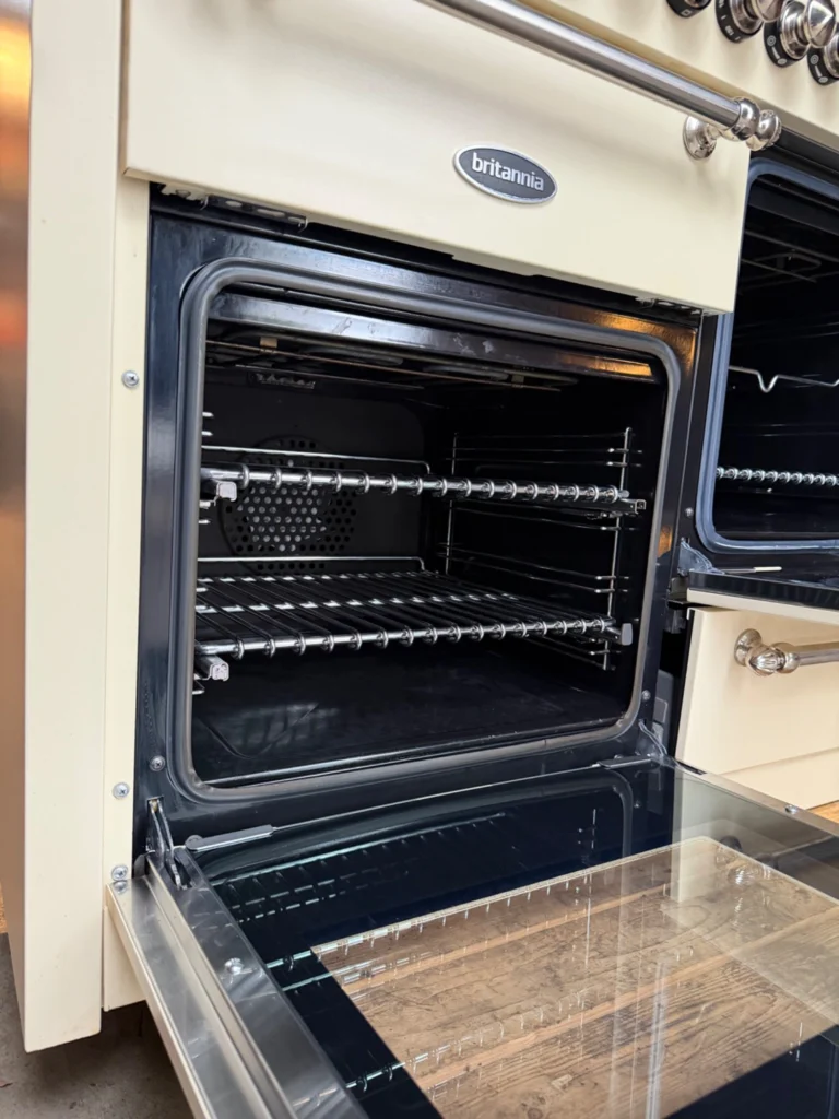 Britannia Fleet 110 cm fornuis — Oud Wit met chroom — foto 4 van 5