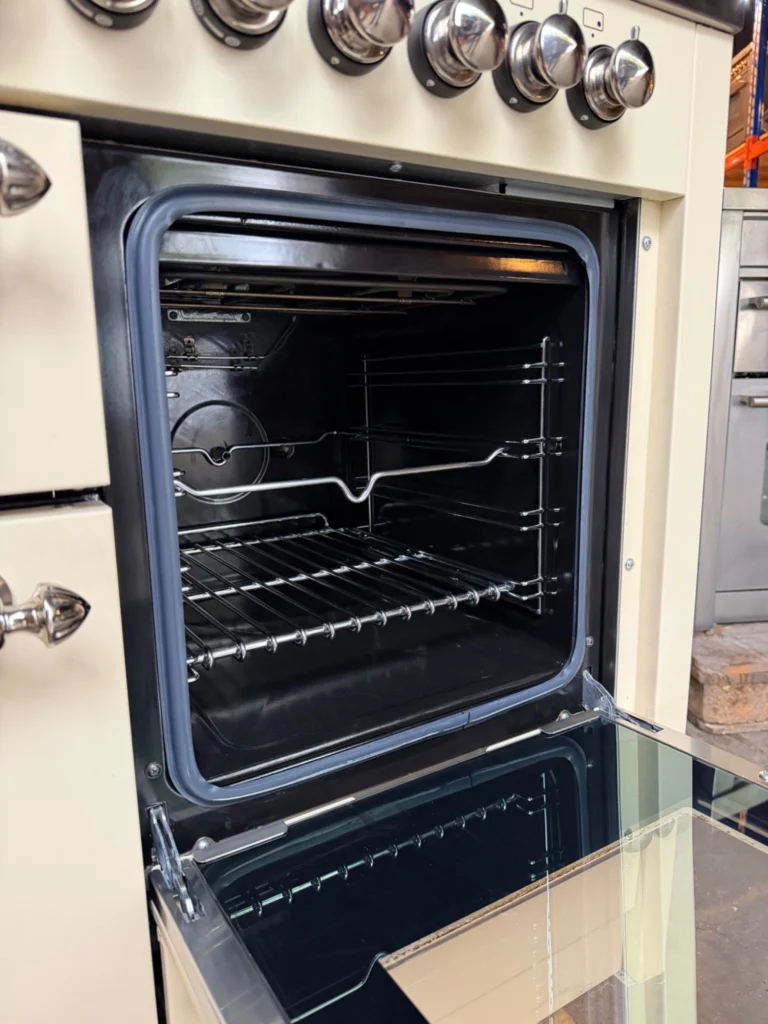 Britannia Fleet 110 cm fornuis — Oud Wit met chroom — foto 5 van 5
