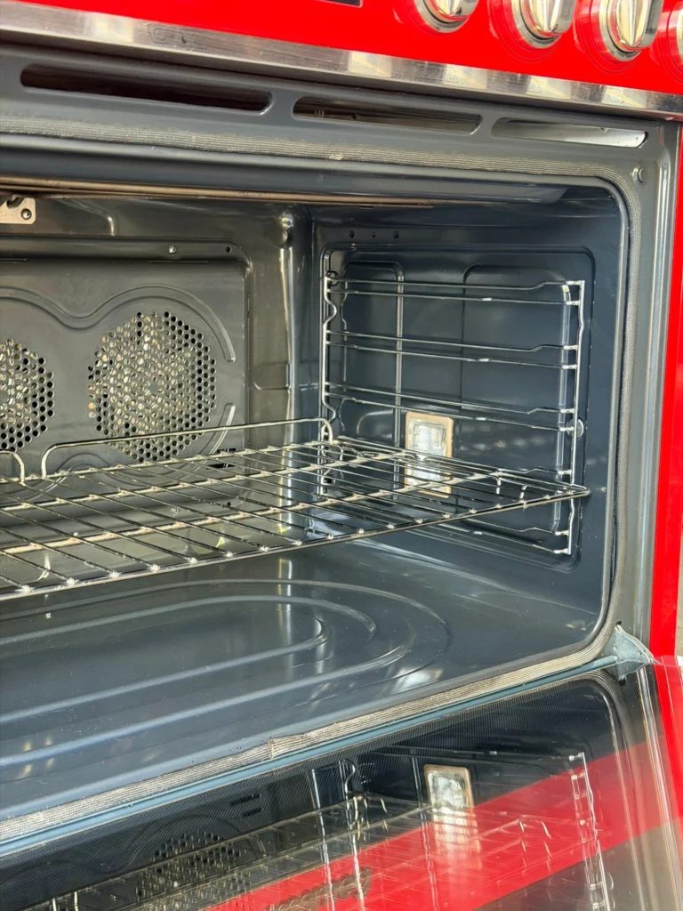 Smeg Portofino Inductie  Ferarri Rood fornuis 90 cm — foto 3 van 4